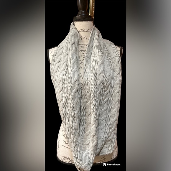 BNWT !WARM INFINITY SCARF 🧣 - Picture 3 of 6